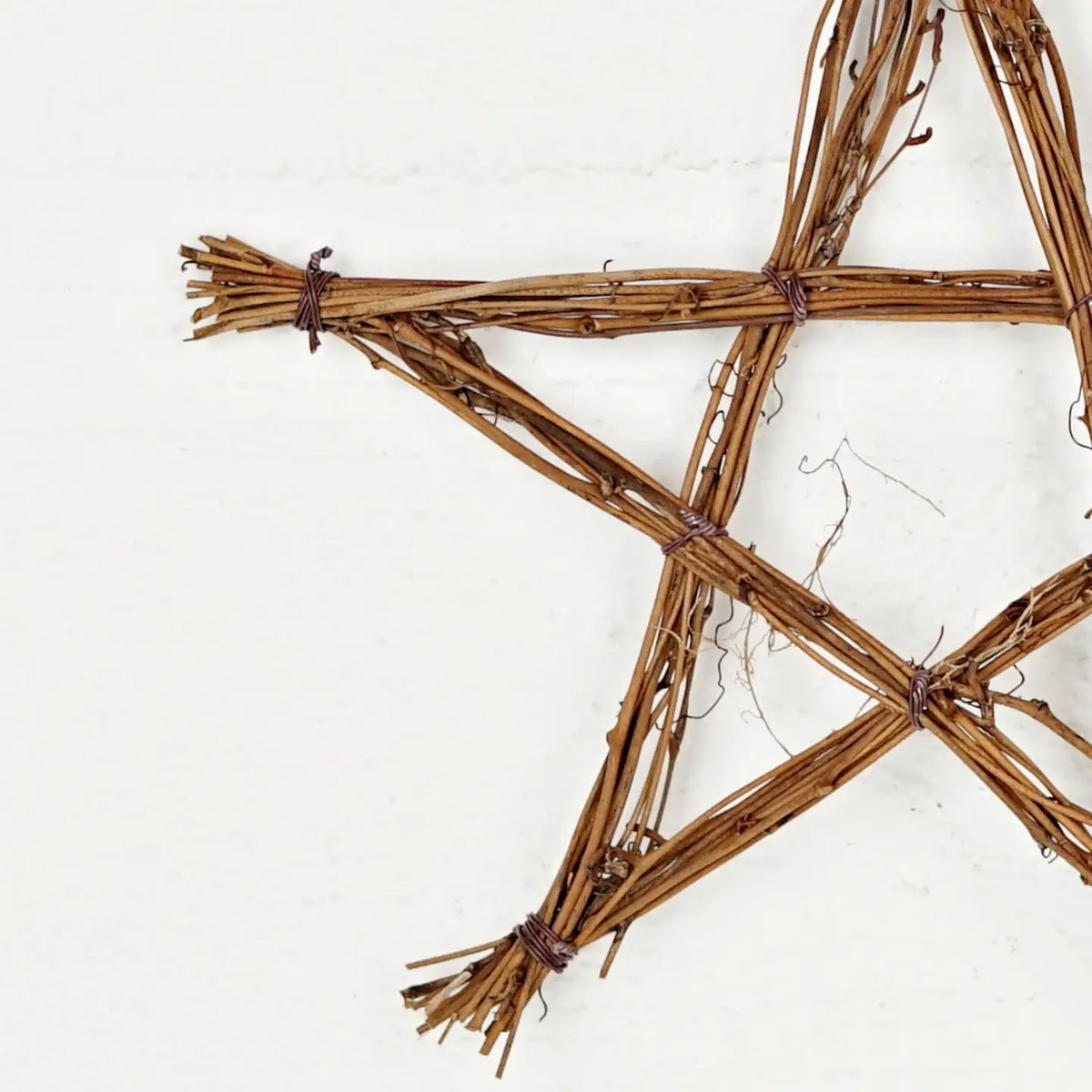 10" Angle Vine Twig Star