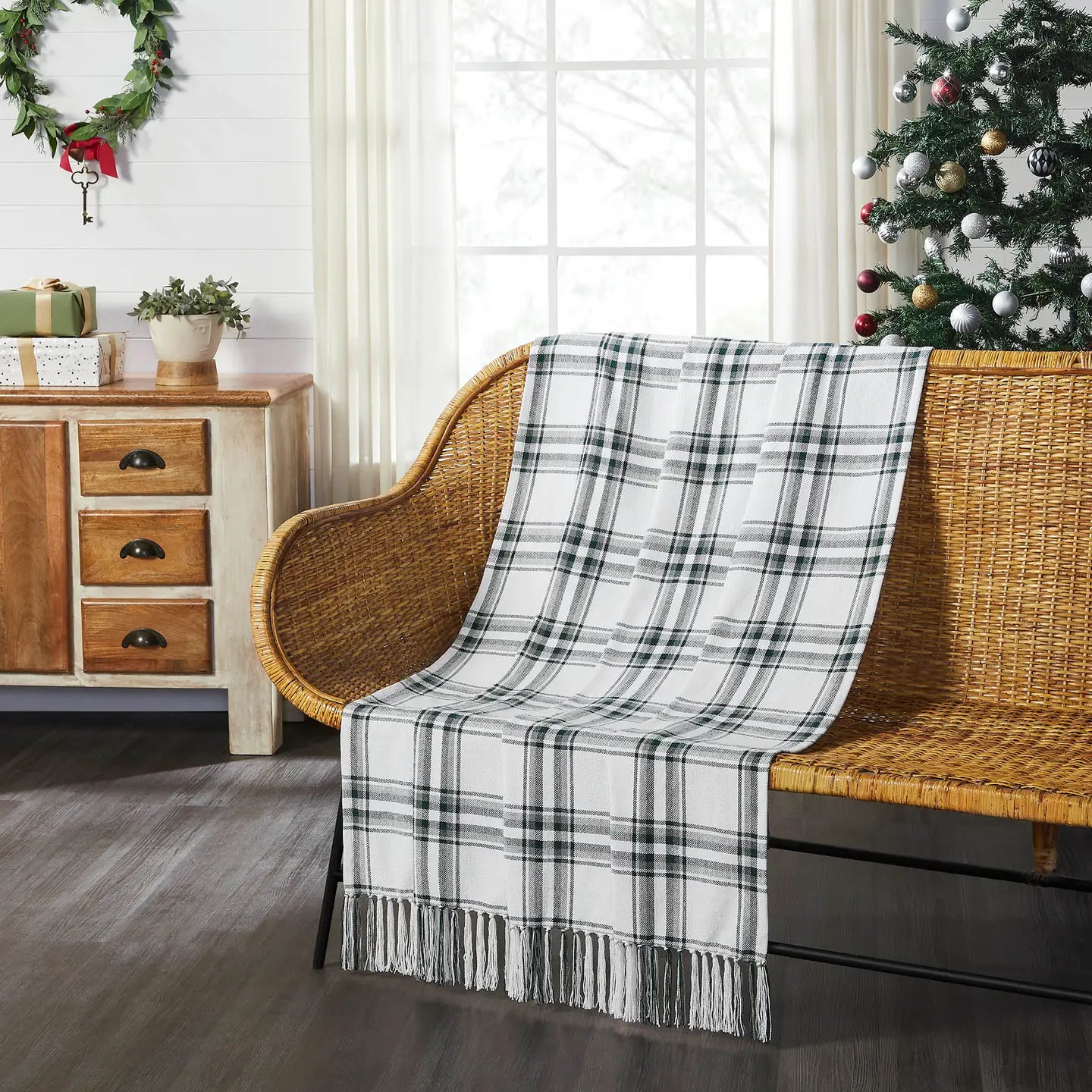 Harper Plaid Green White woven throw