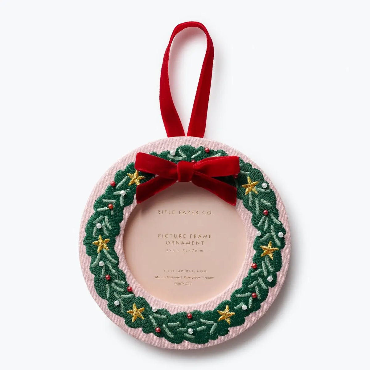 Wreath embroidered frame orn.