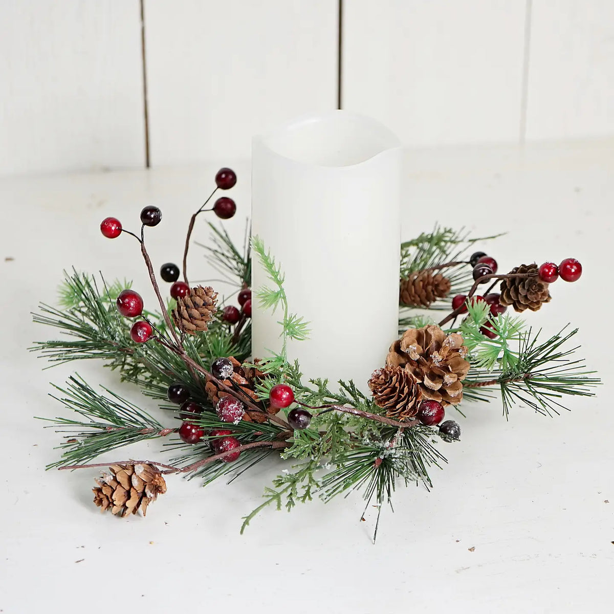 3.5" Icy Holiday Ring w/Pinecone & berry